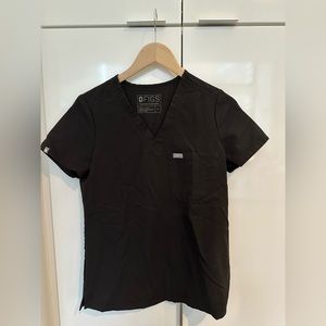 Figs Catarina One- Pocket Scrub Top - Black